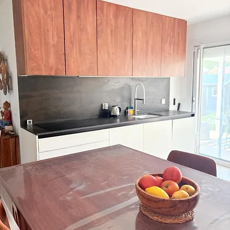 Ecrin Moderne Face A La * سان سيبريان